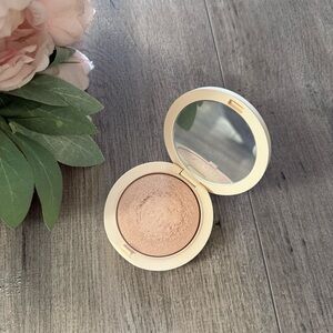 Dior‎ Forever 01 Nude Glow Highlighter